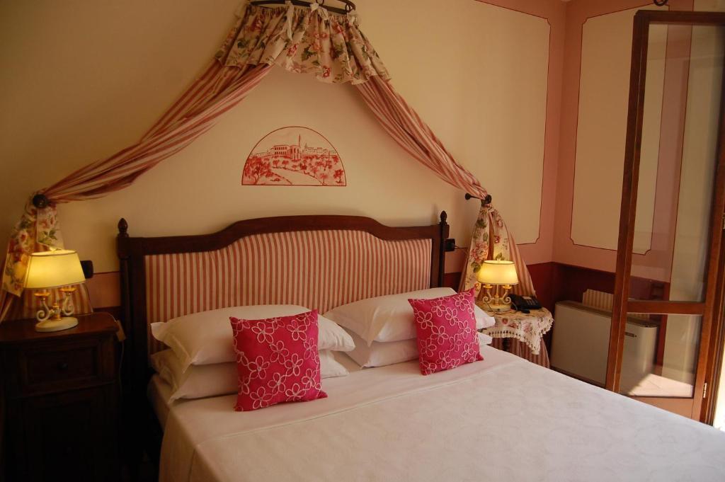 Arca Hotel 3*